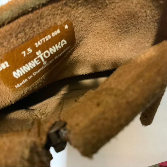 MINNETONKA Women’s Double Fringe Side Zip Ankle Boot Moccasin Dusty Brown 7.5 - Picture 12 of 13
